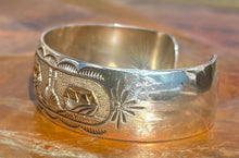 Load image into Gallery viewer, Vintage Southwestern Story Cuff
