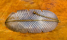 Load image into Gallery viewer, Vintage Silver-Tone Feather Barrette
