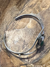 Load image into Gallery viewer, Vintage Malachite &amp; Mother of Pearl Cuff
