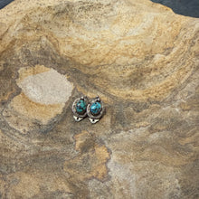 Load image into Gallery viewer, Vintage Sterling SIlver Turquoise Clip on Earrings
