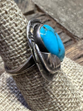 Load image into Gallery viewer, Vintage Turquoise Rope &amp; Leaf Ring
