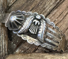 Load image into Gallery viewer, Vintage Fred Harvey Cuff
