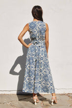 Load image into Gallery viewer, Scalloped Lace Maxi Dress
