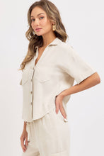 Load image into Gallery viewer, Linen Blend Button Down Top
