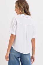 Load image into Gallery viewer, Linen Blend Button Down Top
