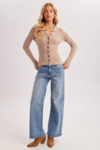 Load image into Gallery viewer, Scalloped Hem Top

