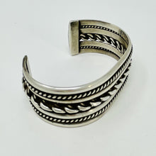 Load image into Gallery viewer, Navajo Cuff with Hand Pulled and Twisted Wire
