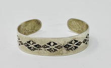 Load image into Gallery viewer, Silver Cuff - Overlay
