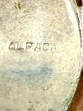 Load image into Gallery viewer, Ablone Flower Cuff
