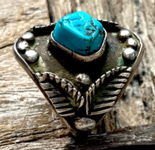 Load image into Gallery viewer, Vintage Navajo Turquoise Ring
