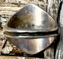Load image into Gallery viewer, Vintage Navajo Turquoise Ring
