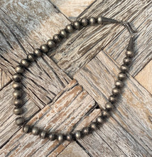 Load image into Gallery viewer, Vintage Navajo Pearls

